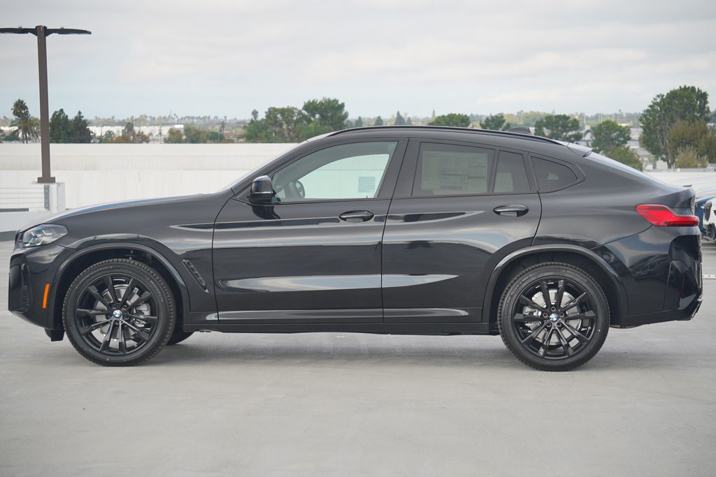 Thumbnail: 2025 BMW X4 - 4