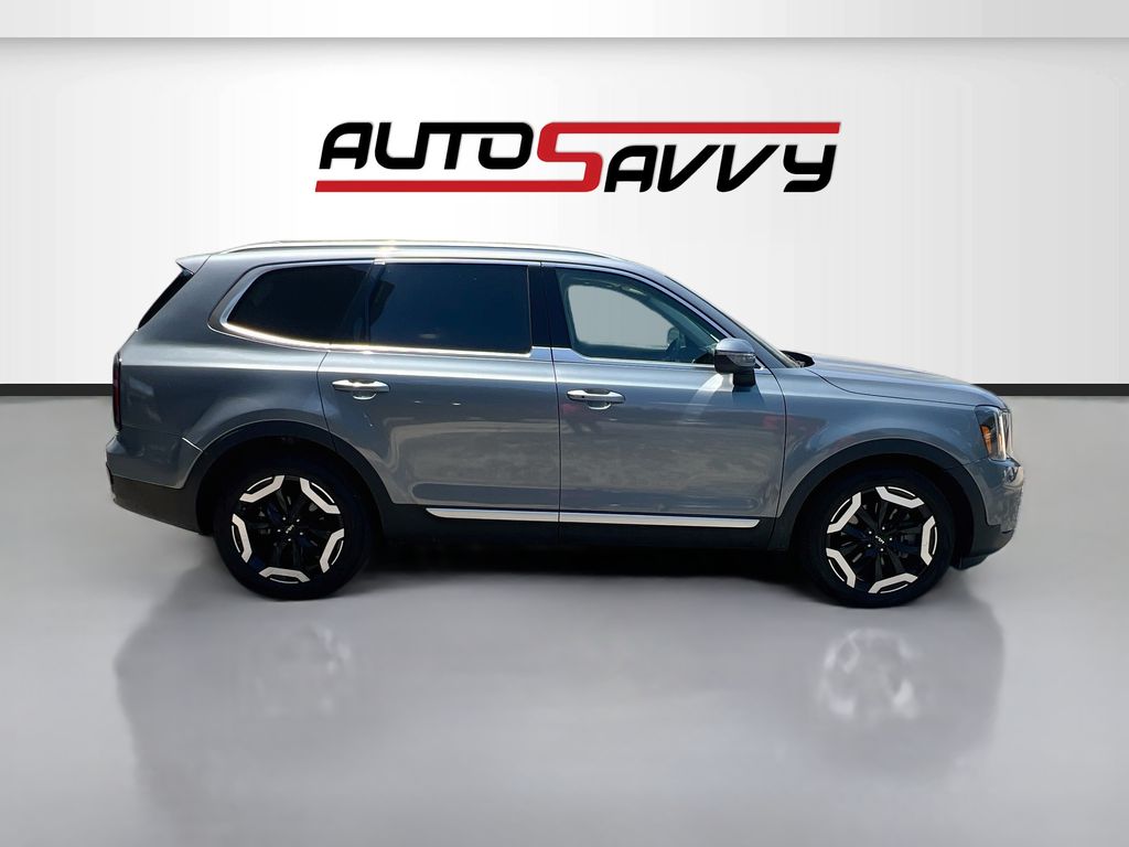 Used 2024 Silver Kia EX image 8