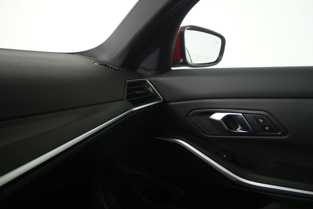 Thumbnail: 2024 BMW 3 Series - 30