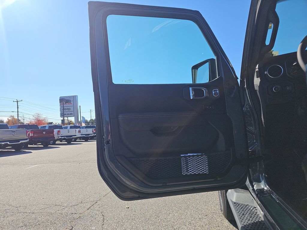 New 2026 Jeep Wrangler SUV