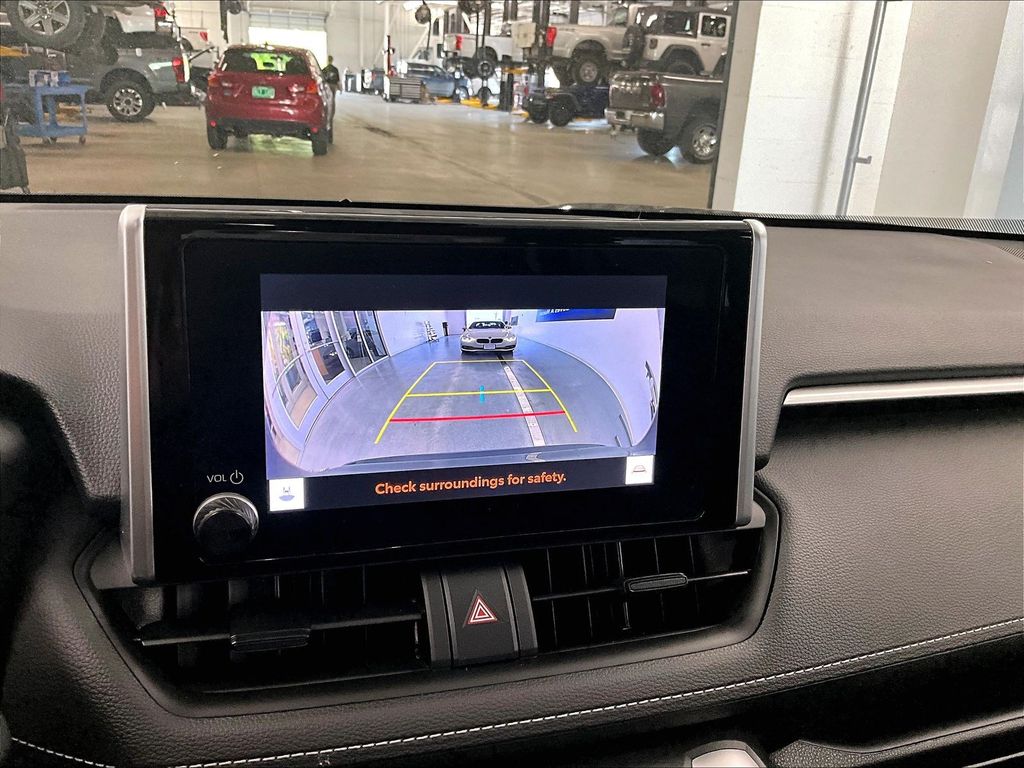 2023 Toyota RAV4 — photo 19