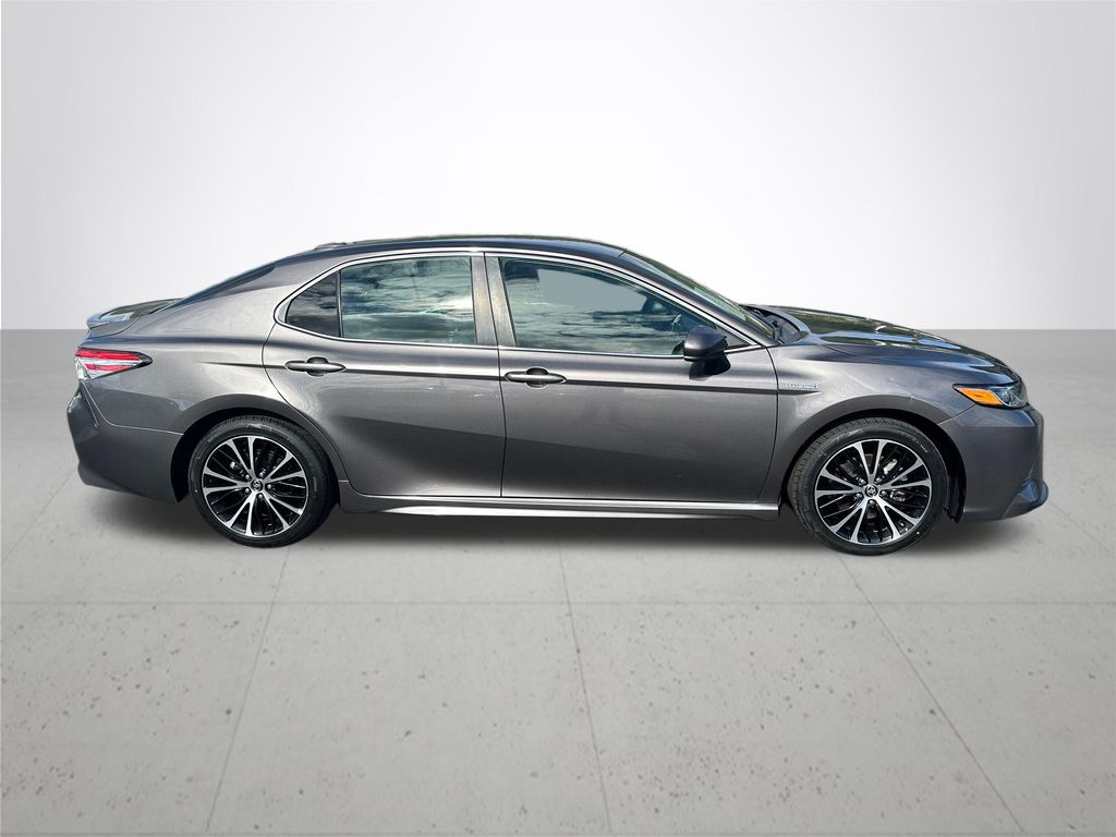 2020 Toyota Camry Hybrid SE
