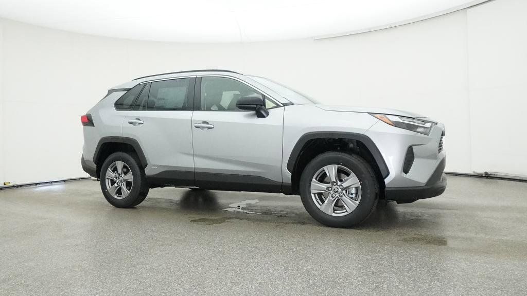 2025 Toyota RAV4 LE 27