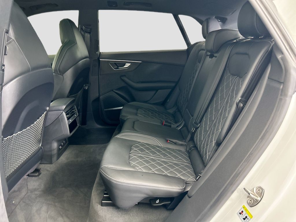 Thumbnail: 2023 Audi SQ8 - 20