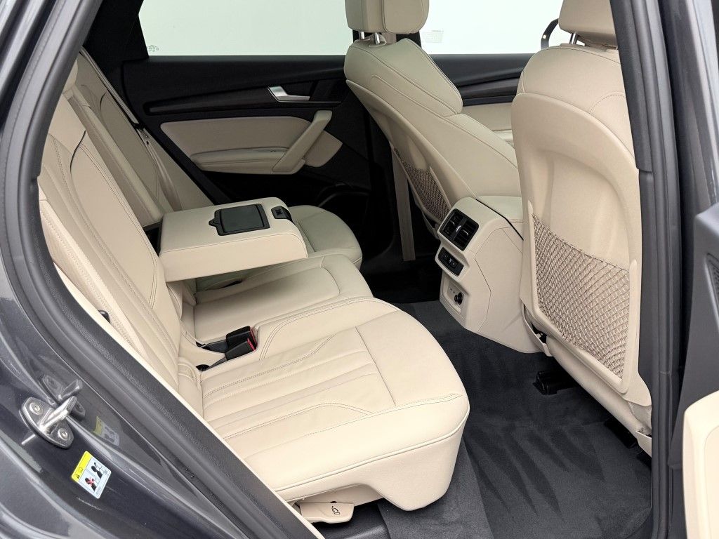 Thumbnail: 2022 Audi Q5 - 23