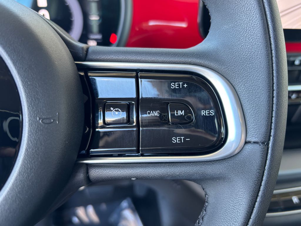 Thumbnail: 2024 Fiat 500e - 15