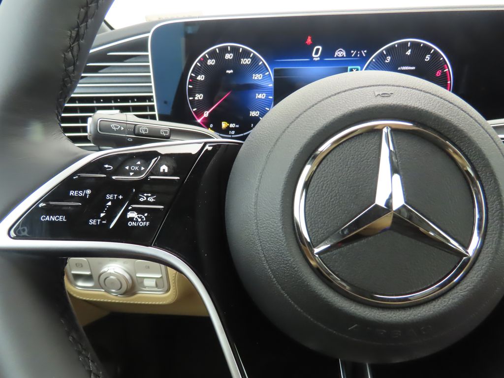 Thumbnail: 2026 Mercedes-Benz GLE - 12