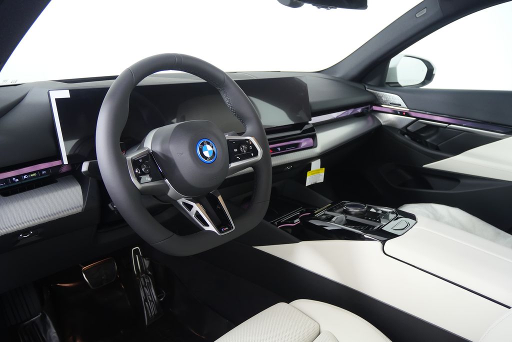Thumbnail: 2026 BMW i5 - 13