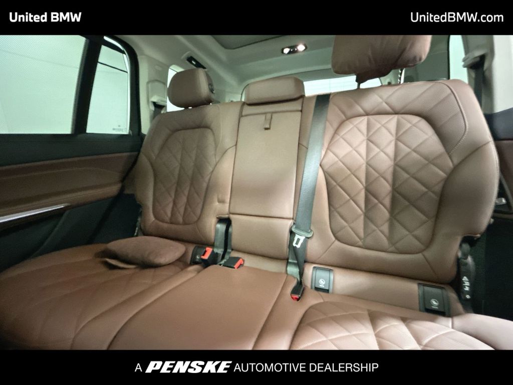 Thumbnail: 2025 BMW X7 - 21