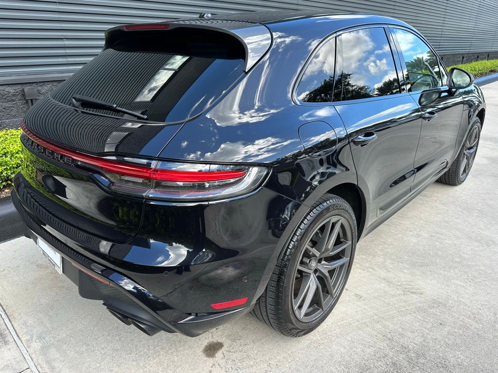 Thumbnail: 2023 Porsche Macan - 9