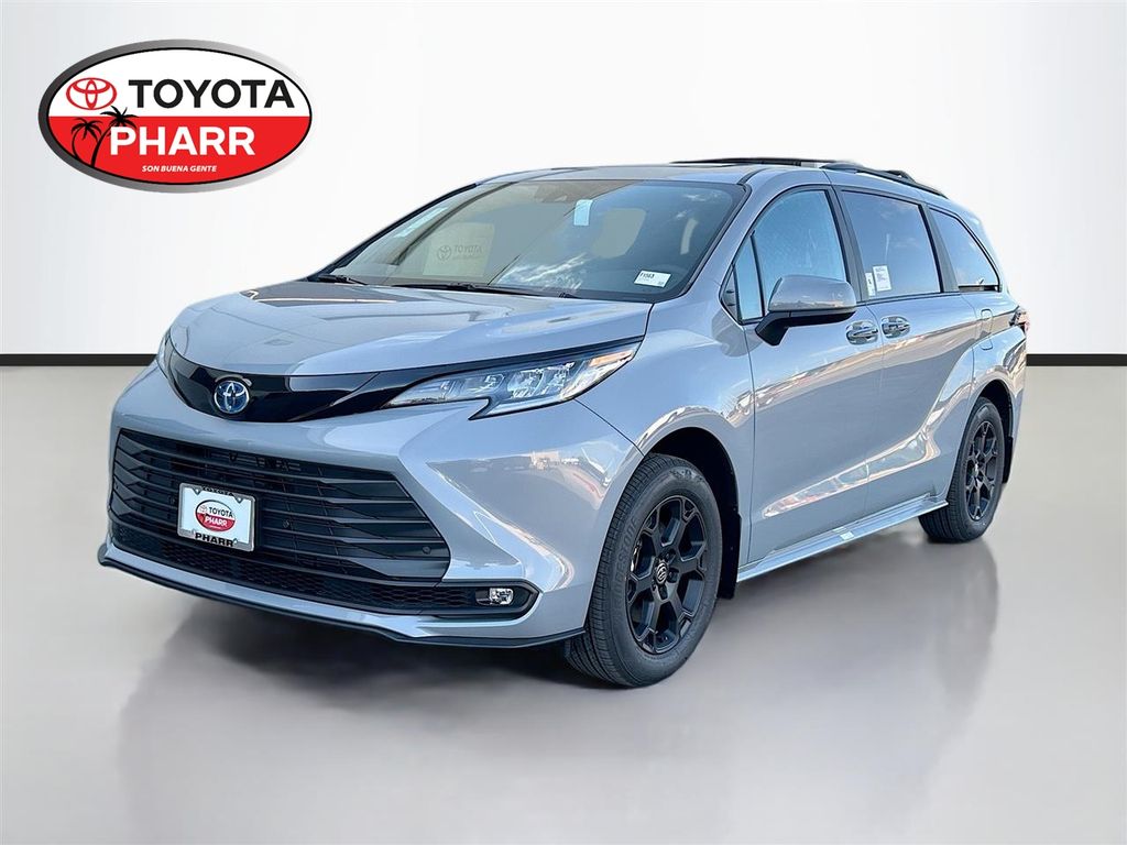 2025 Toyota Sienna Woodland Edition 7-Passenger AWD