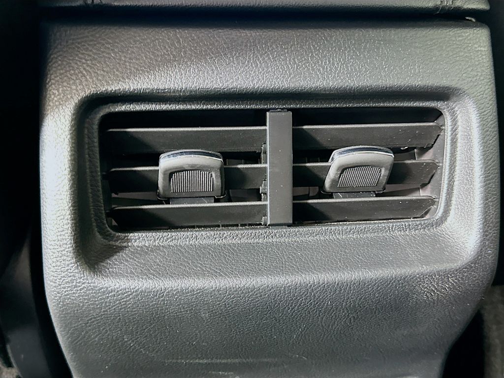 Thumbnail: 2022 Ford Edge - 24