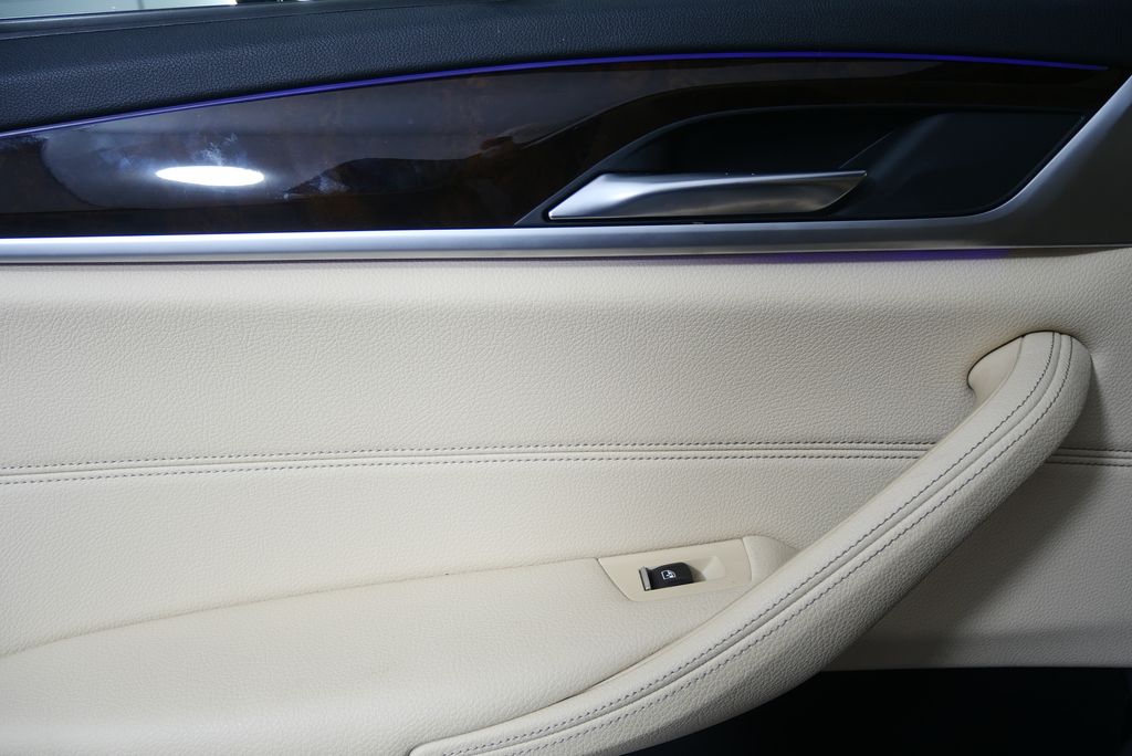 Thumbnail: 2019 BMW 5 Series - 14
