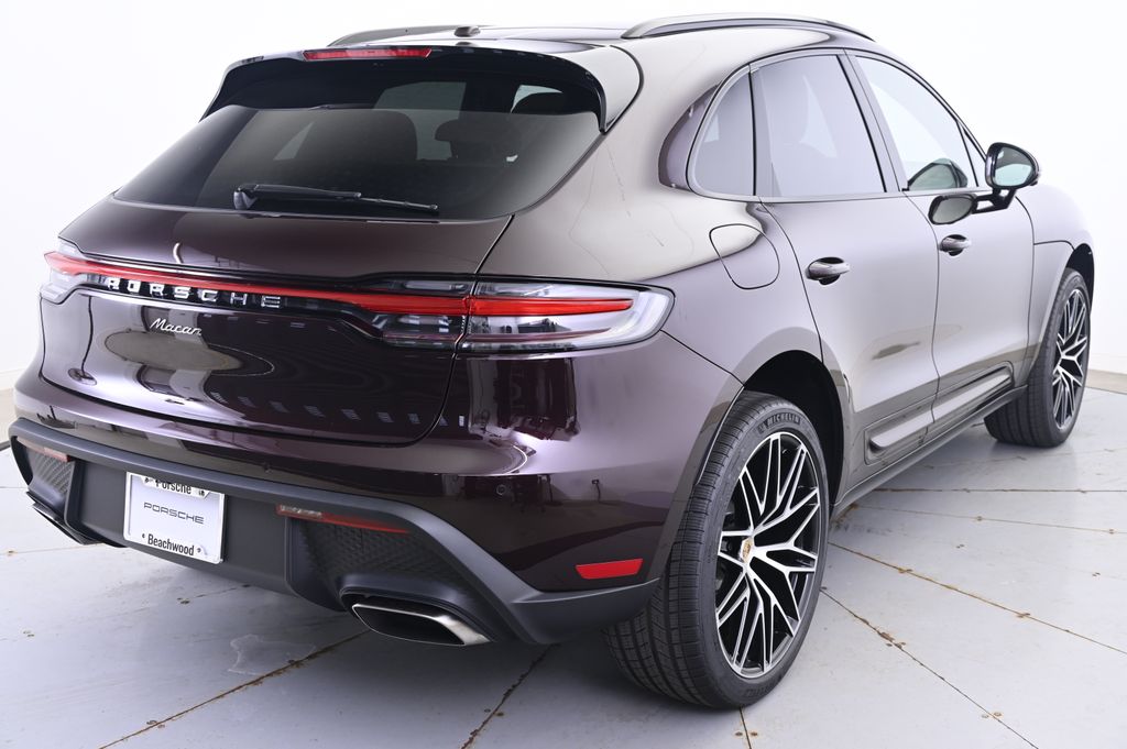 Thumbnail: 2026 Porsche Macan - 7