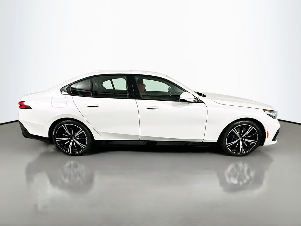 Thumbnail: 2025 BMW 5 Series - 4