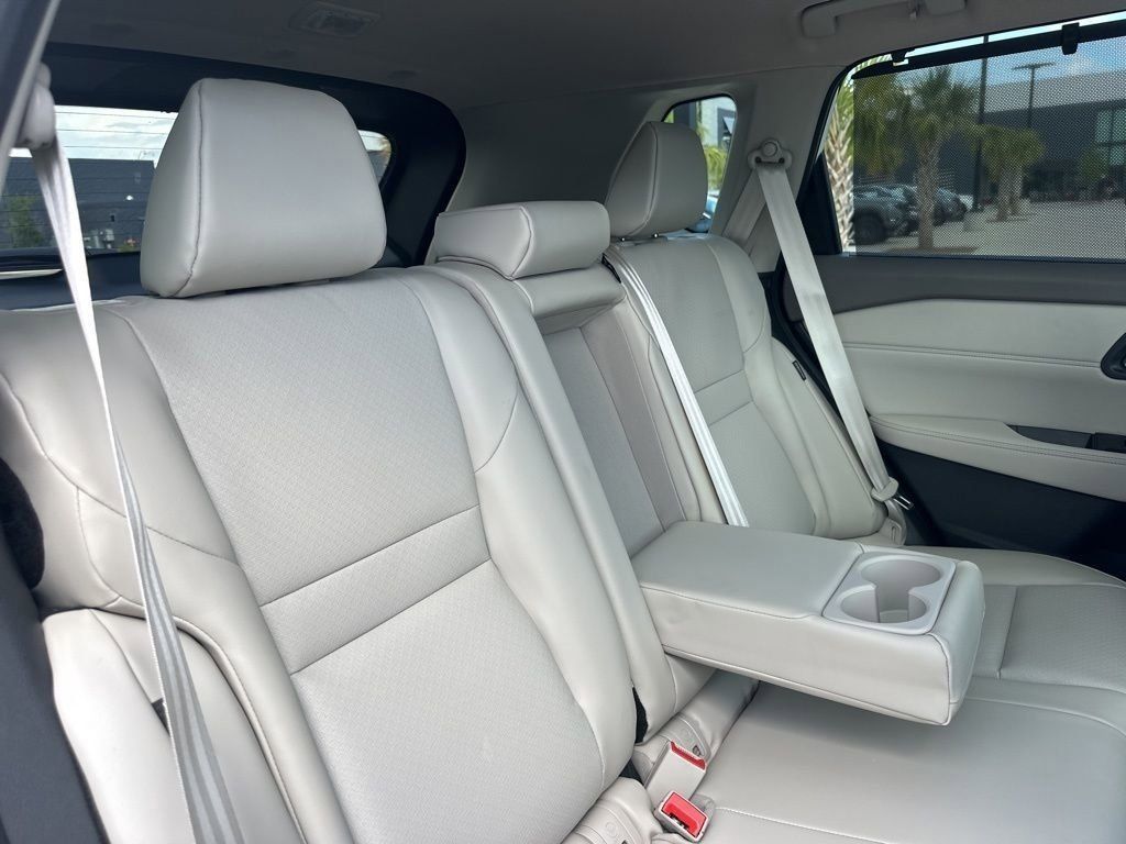 2025 Everest White Pearl Nissan Rogue SV FWD SUV