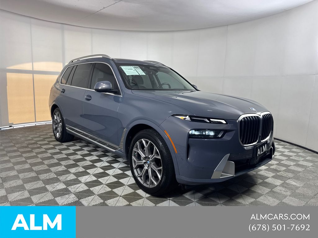 Used 2024  BMW xDrive40i image 3