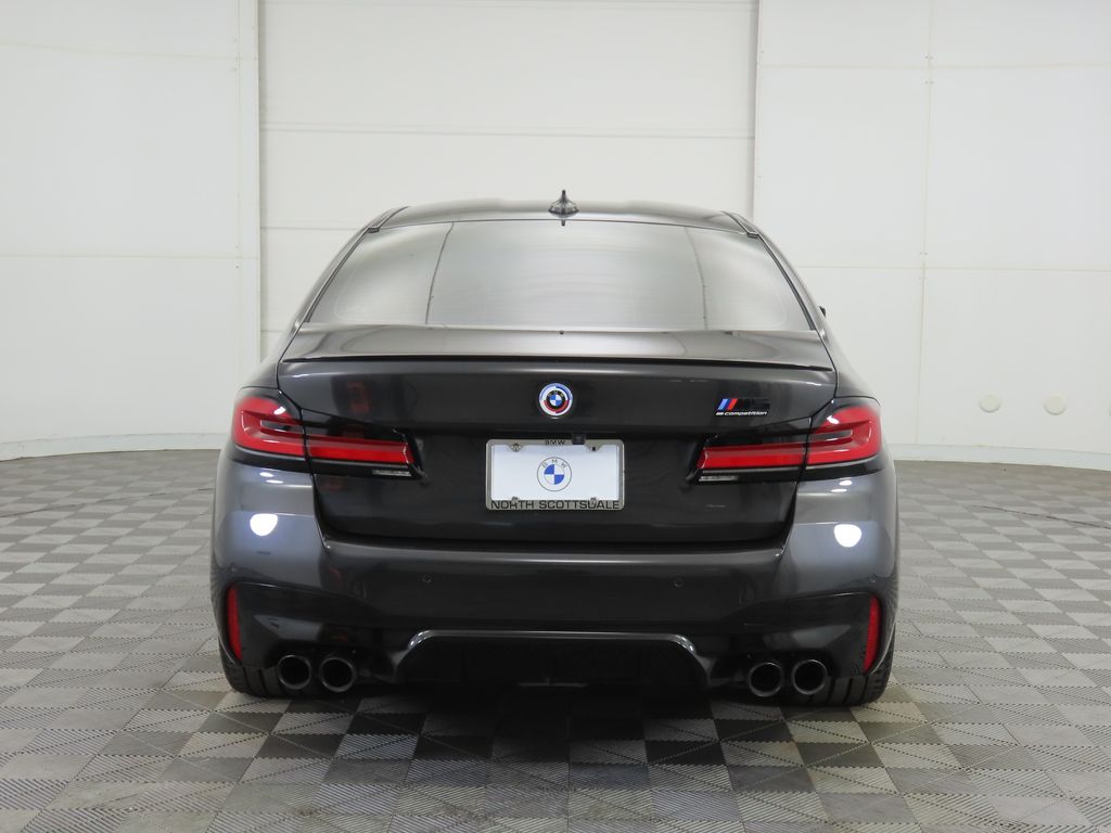 Thumbnail: 2022 BMW M5 - 6