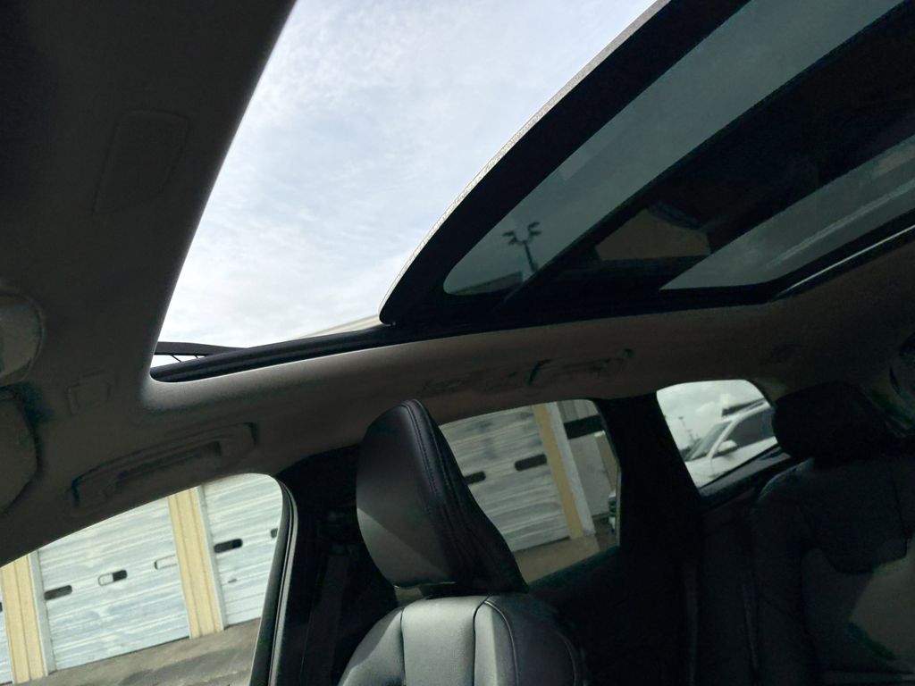 Certified Used 2024 Gray Metallic Volvo B5 Core image 22