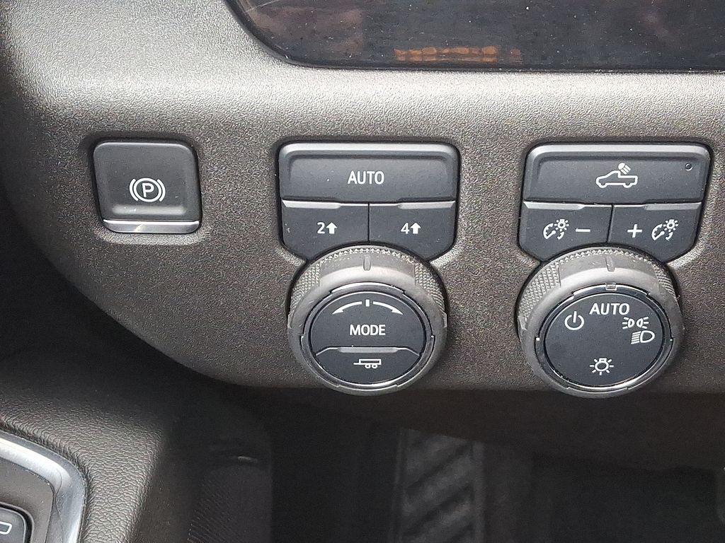 Thumbnail: 2025 Chevrolet Silverado 1500 - 23