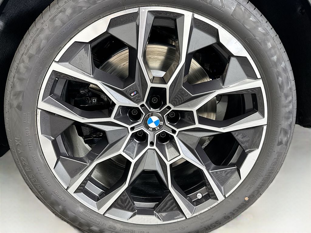 Thumbnail: 2026 BMW X7 - 30