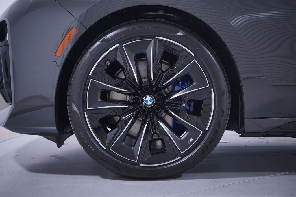 Thumbnail: 2026 BMW 7 Series - 2