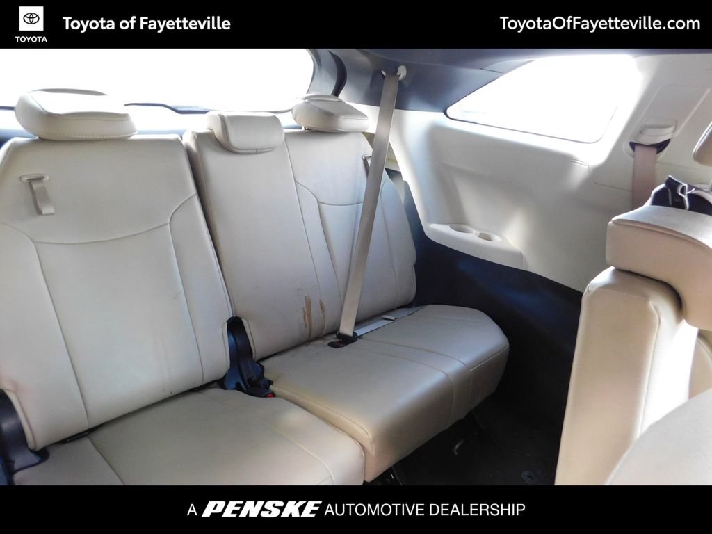 2023 Toyota Sienna XLE 5