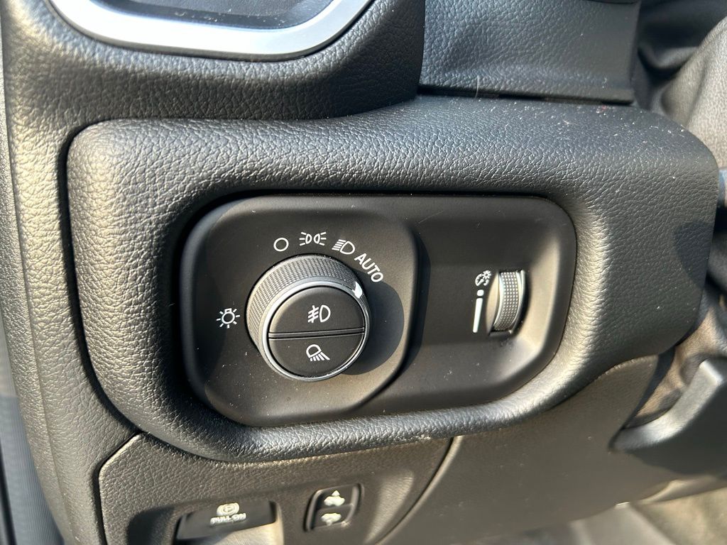 Thumbnail: 2021 RAM 1500 - 17