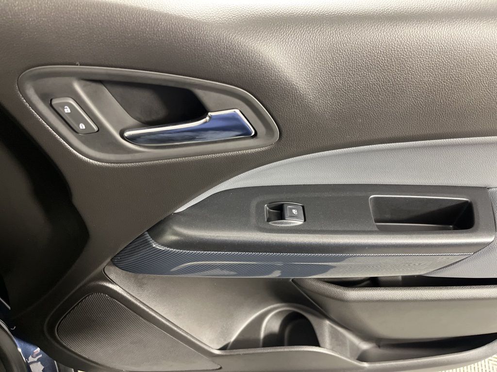 Thumbnail: 2018 Chevrolet Colorado - 18