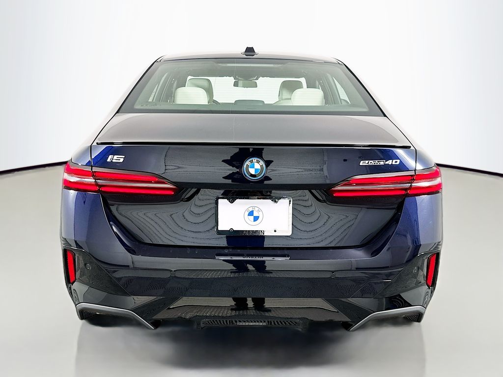 Thumbnail: 2026 BMW i5 - 6