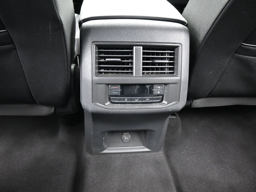 Used 2022 Deep Black Volkswagen 2.0T SE image 37