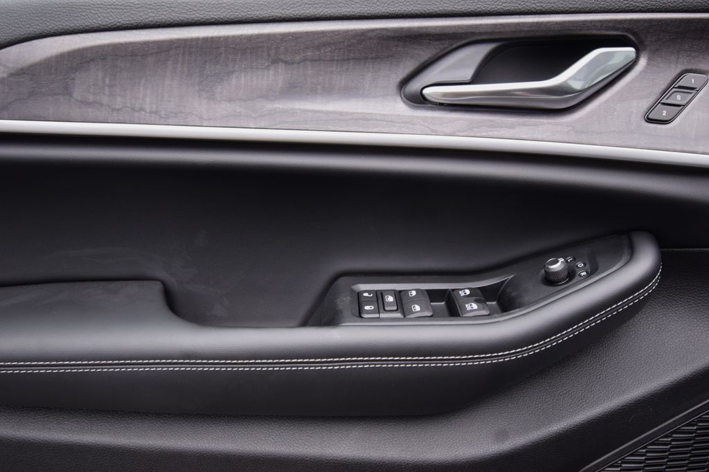 new 2025 Jeep Grand Cherokee car, priced at $50,186