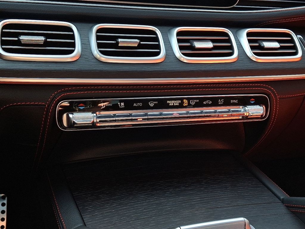 Thumbnail: 2026 Mercedes-Benz GLE - 10