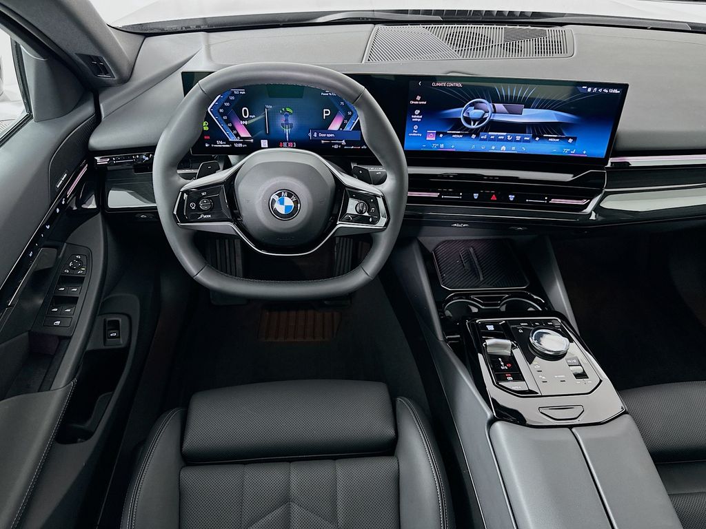 Thumbnail: 2025 BMW 5 Series - 23