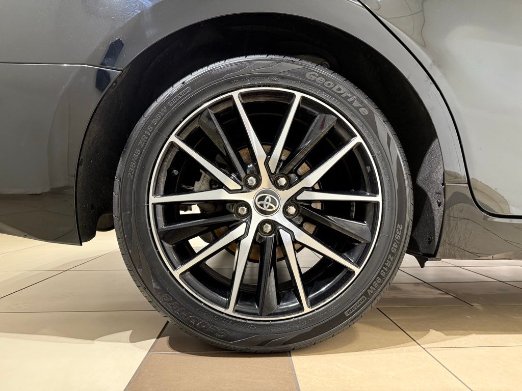 Thumbnail: 2023 Toyota Camry - 9