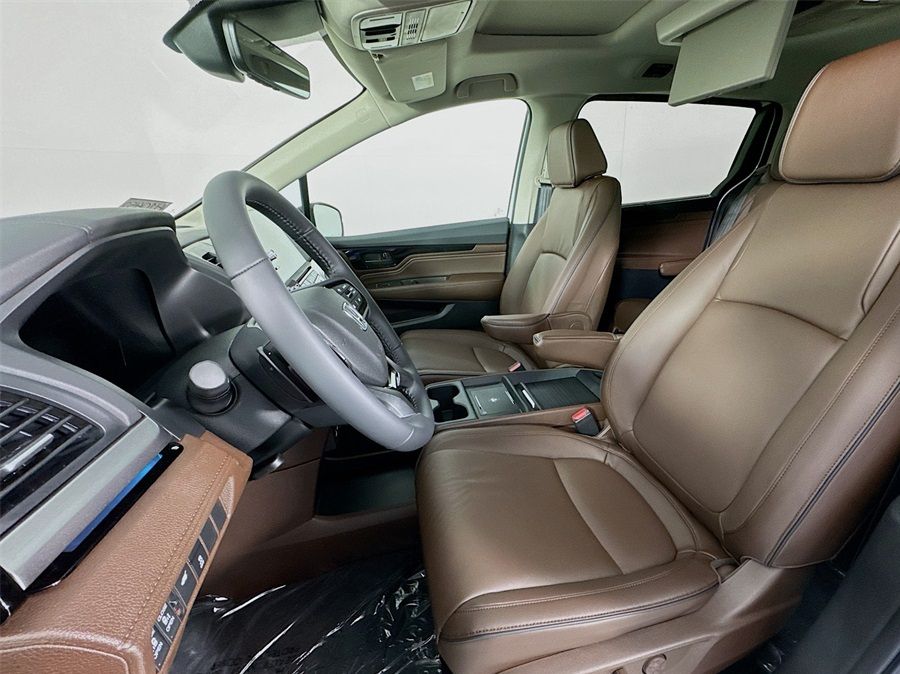 2025 Honda Odyssey Touring photo