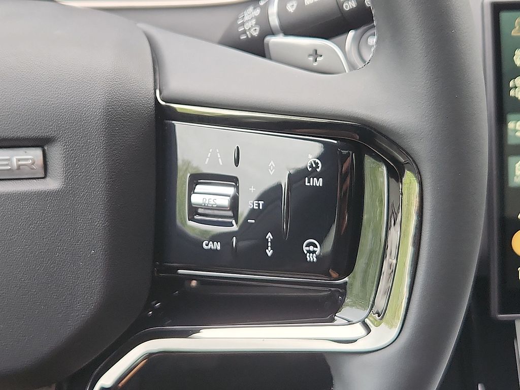 Thumbnail: 2024 Land Rover Range Rover Evoque - 23