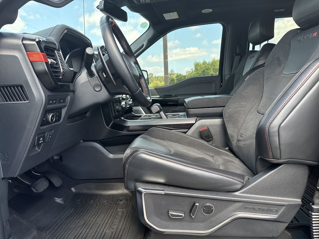 2023 Ford F-150 Raptor - 11