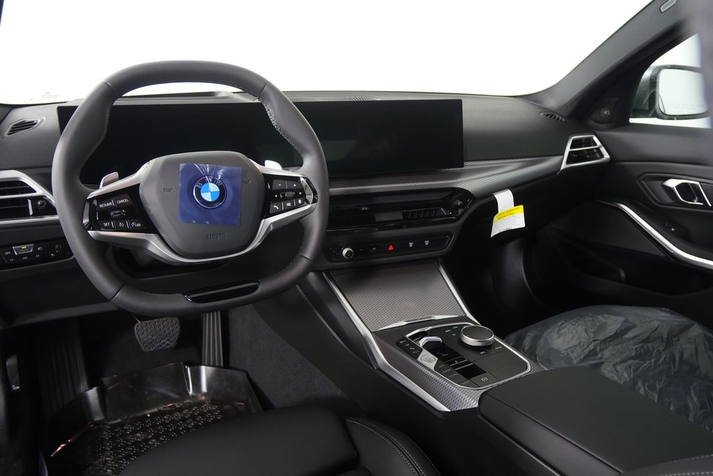 Thumbnail: 2026 BMW 3 Series - 18