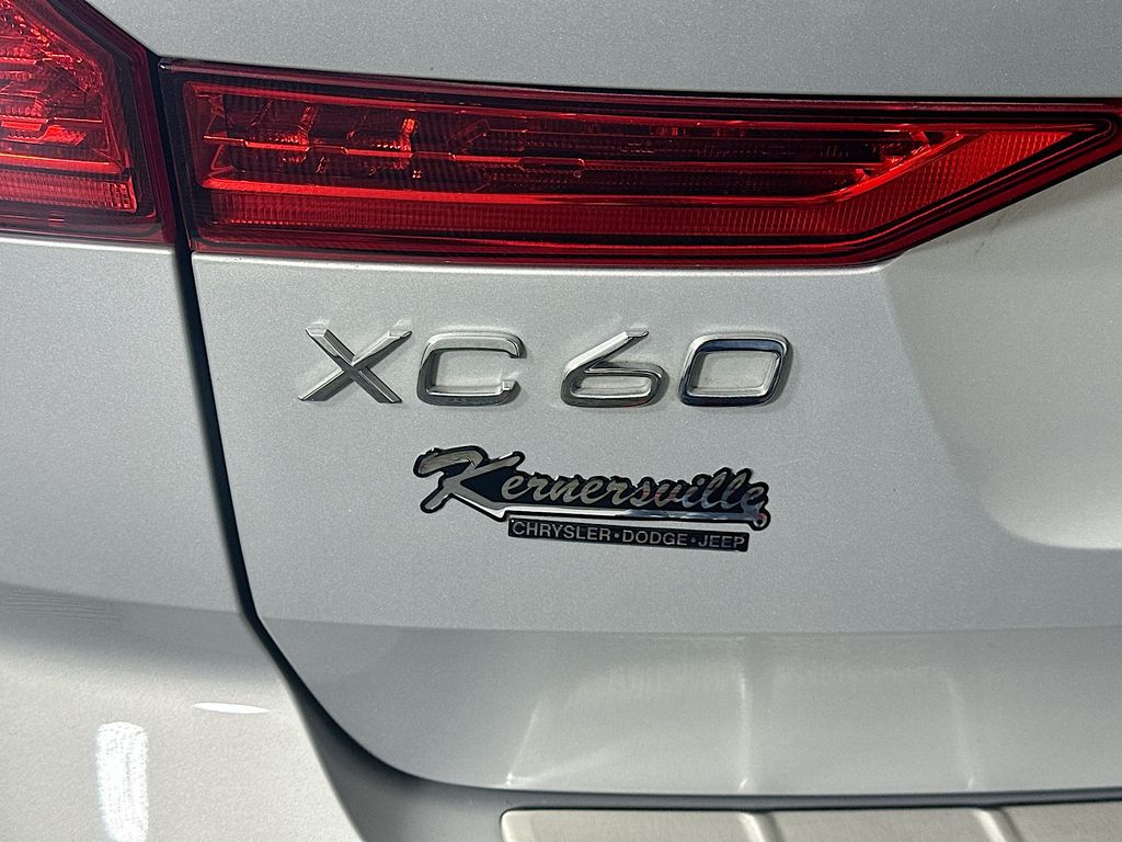 Used 2023 Silver Volvo B5 Plus Dark Theme image 29