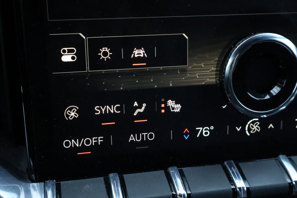 Thumbnail: 2025 GMC Acadia - 25