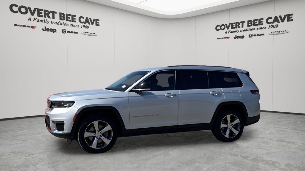 Used 2021 Silver Jeep Limited image 4