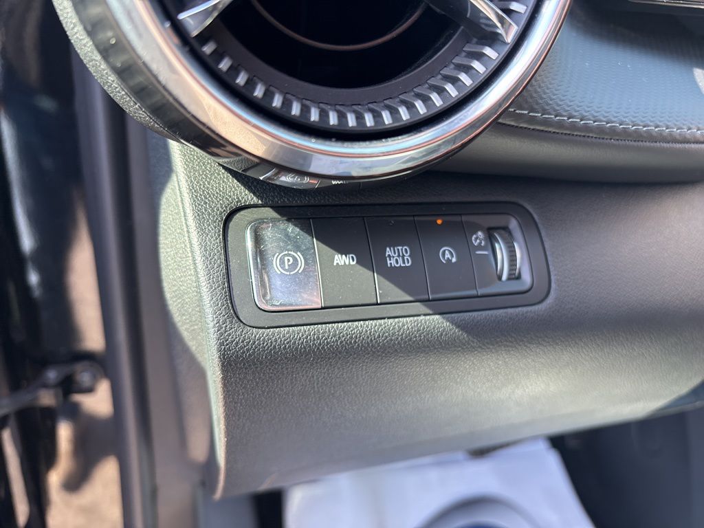 Used 2025 Chevrolet Equinox SUV