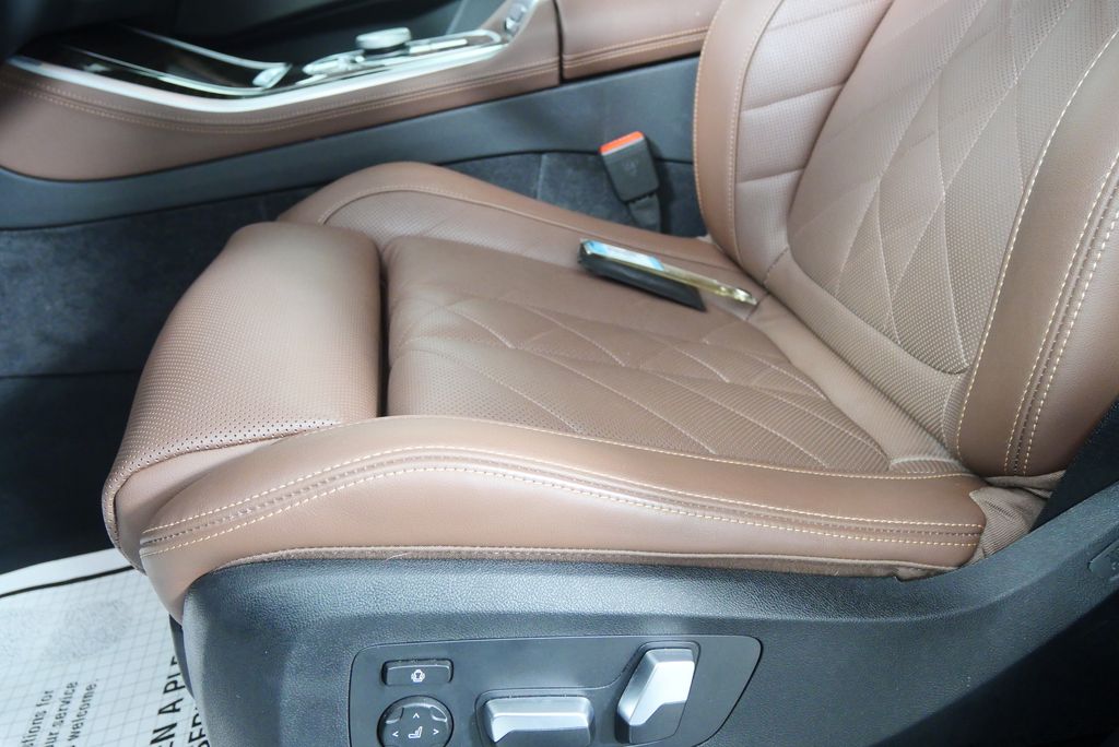 Thumbnail: 2025 BMW X5 - 10