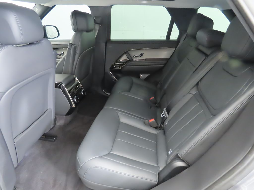 Thumbnail: 2023 Land Rover Range Rover Sport - 22