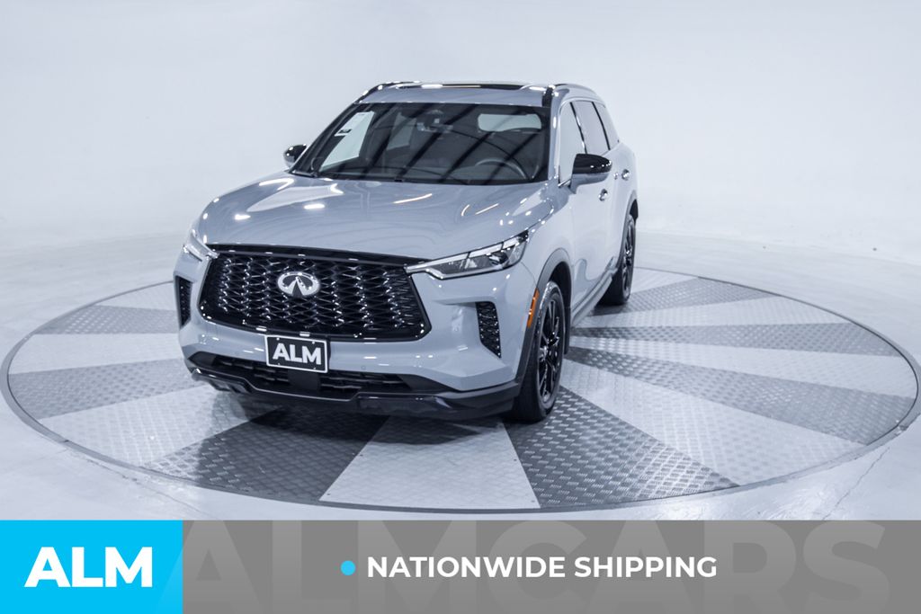 Used 2025 Gray INFINITI LUXE image 2