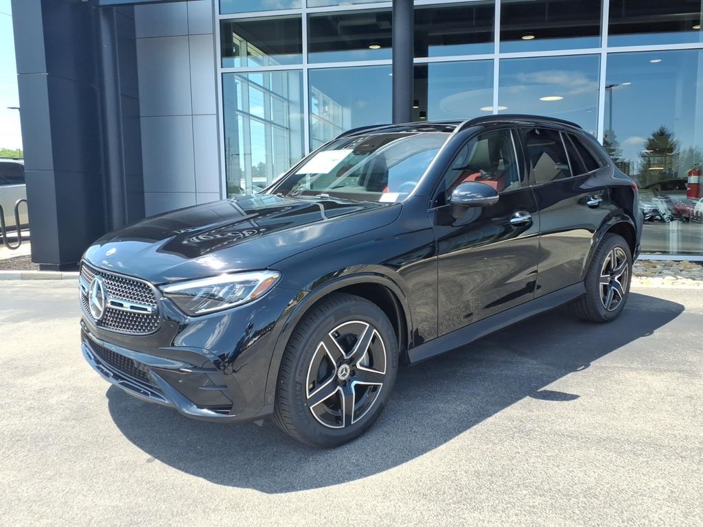 New 2026 Black Mercedes-Benz GLC 300 image 2