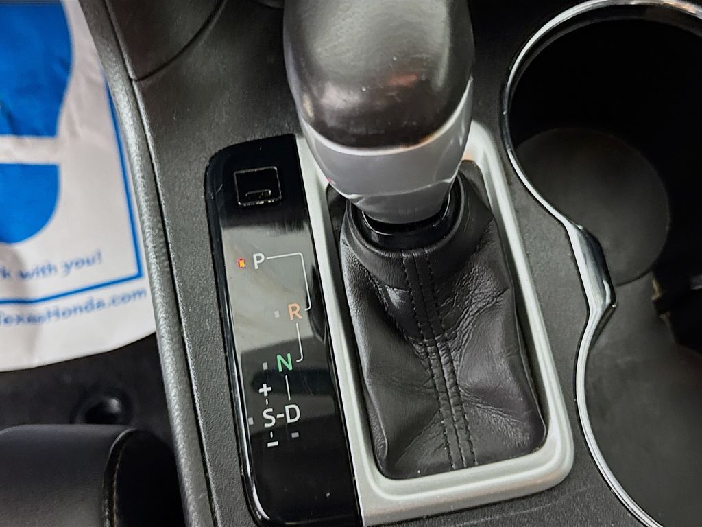 Used Car 2014 Toyota Highlander  Le Plus V6 For Sale Under $20,000 In Austin, Texas