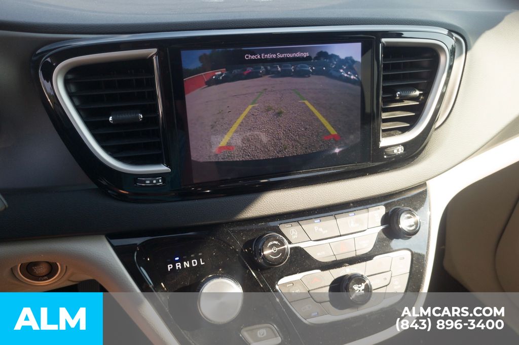 Used 2024 Black Chrysler Touring L image 8