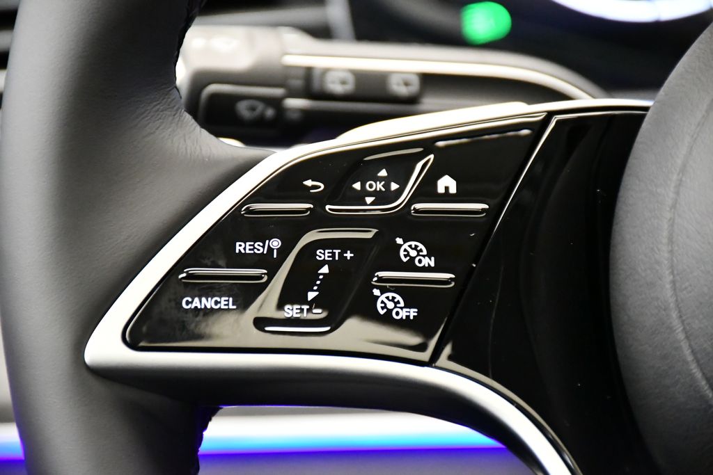 Thumbnail: 2026 Mercedes-Benz GLE - 22